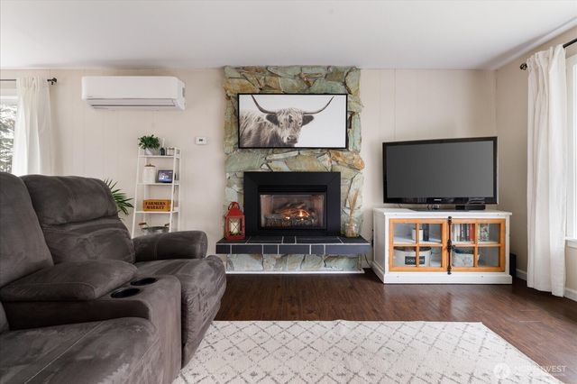 664 Limestone Lane, Oak Harbor, WA 98277