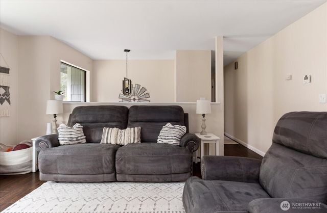 664 Limestone Lane, Oak Harbor, WA 98277