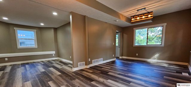 3734 S 23rd Street, Omaha, NE 68107