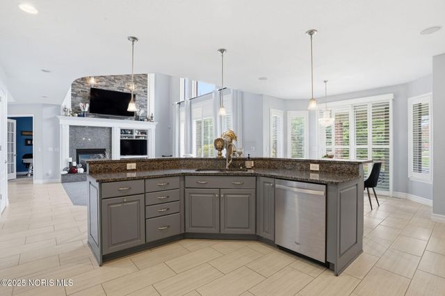 456 Strathaven Drive, Findlay, OH 45840