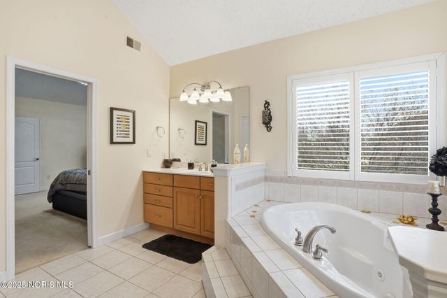 456 Strathaven Drive, Findlay, OH 45840