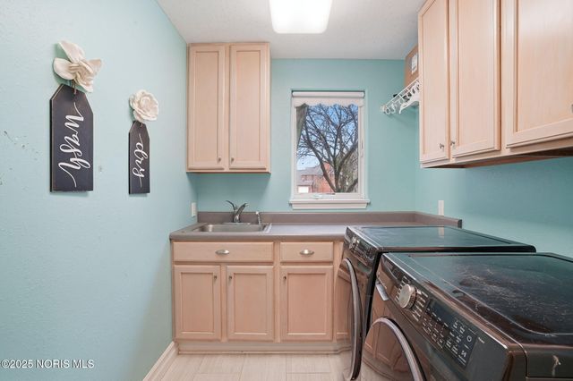 456 Strathaven Drive, Findlay, OH 45840