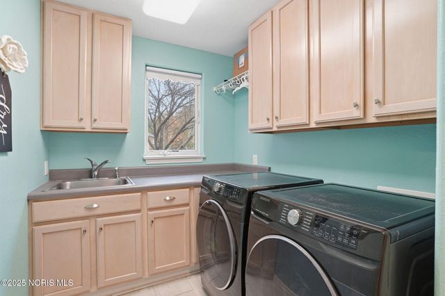 456 Strathaven Drive, Findlay, OH 45840