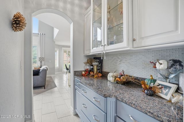 456 Strathaven Drive, Findlay, OH 45840