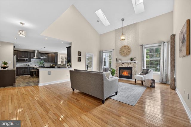 11 ROLLING GLEN CT, Mount Laurel, NJ 08054