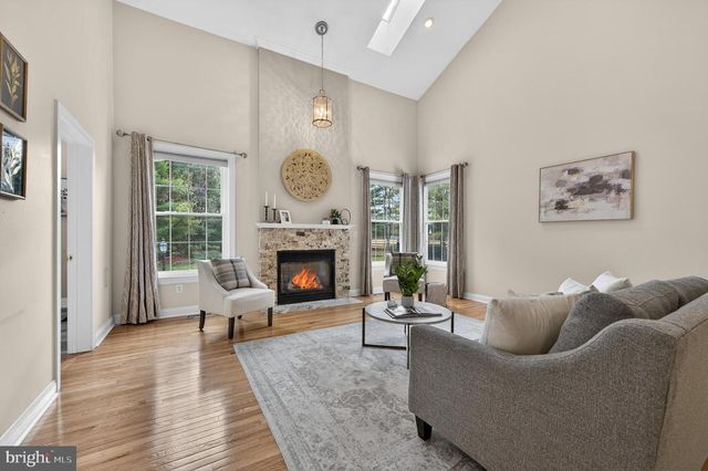11 ROLLING GLEN CT, Mount Laurel, NJ 08054