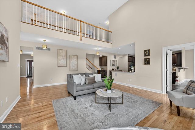 11 ROLLING GLEN CT, Mount Laurel, NJ 08054