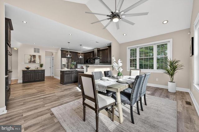 11 ROLLING GLEN CT, Mount Laurel, NJ 08054