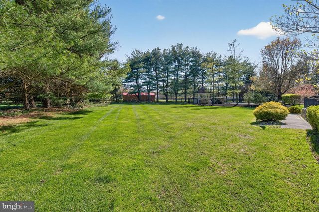 11 ROLLING GLEN CT, Mount Laurel, NJ 08054