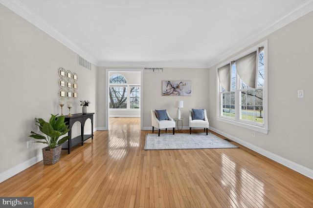 11 ROLLING GLEN CT, Mount Laurel, NJ 08054