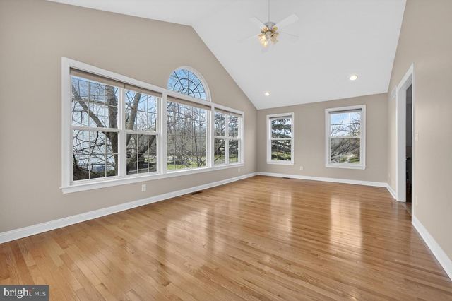 11 ROLLING GLEN CT, Mount Laurel, NJ 08054