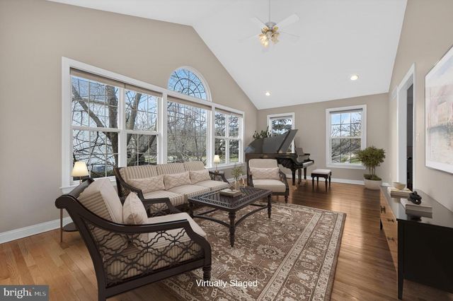 11 ROLLING GLEN CT, Mount Laurel, NJ 08054