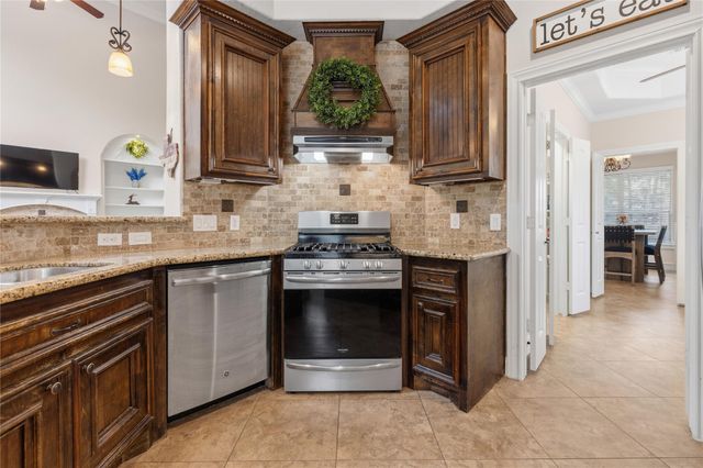 754 Holly Springs Drive, Conroe, TX 77302
