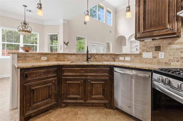 754 Holly Springs Drive, Conroe, TX 77302