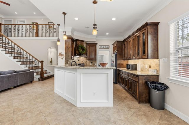 754 Holly Springs Drive, Conroe, TX 77302