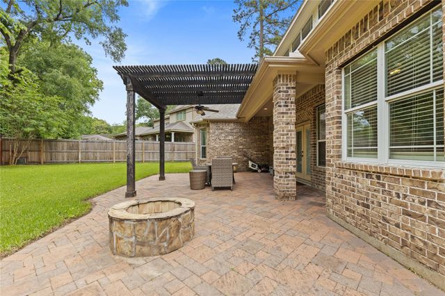 754 Holly Springs Drive, Conroe, TX 77302