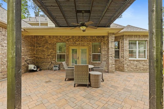 754 Holly Springs Drive, Conroe, TX 77302