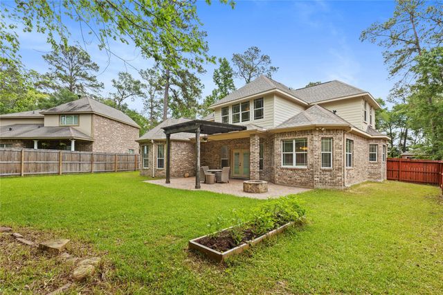 754 Holly Springs Drive, Conroe, TX 77302