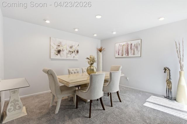 29242 Wellington Road W, Southfield, MI 48034