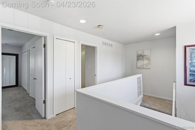 29242 Wellington Road W, Southfield, MI 48034