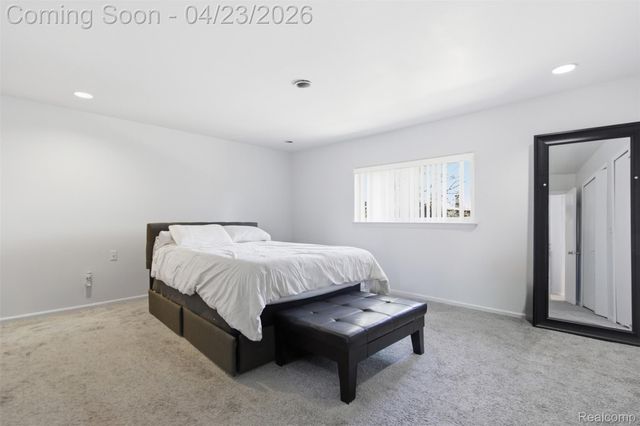 29242 Wellington Road W, Southfield, MI 48034
