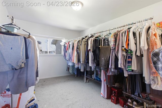29242 Wellington Road W, Southfield, MI 48034