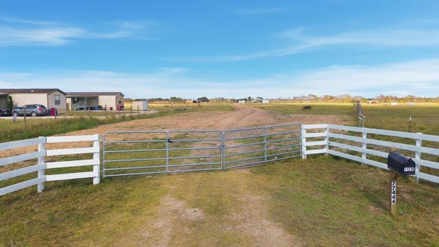 11330 Barak Road, Guy, TX 77444