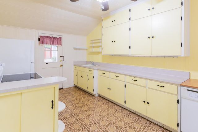 2945 San Juan Boulevard, Belmont, CA 94002