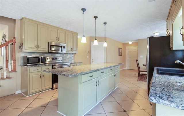 1256 Melrose Forest Lane, Lawrenceville, GA 30045