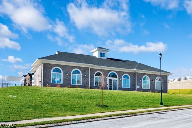 64 Eastwood Ter, East Hanover Twp., NJ 07936