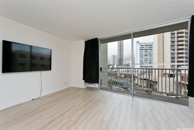 750 Amana Street 605, Honolulu, HI 96814