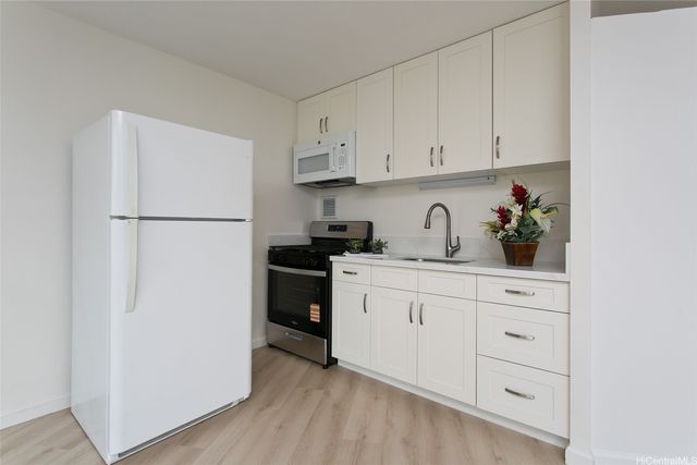 750 Amana Street 605, Honolulu, HI 96814