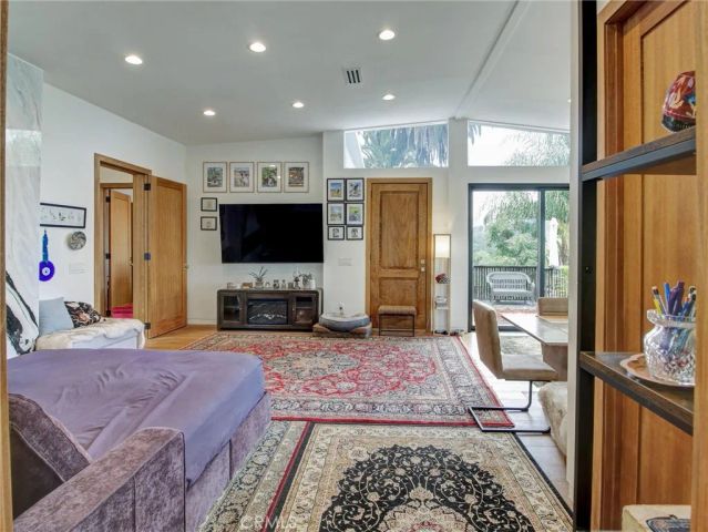 4324 Corona, Los Angeles, CA 90032