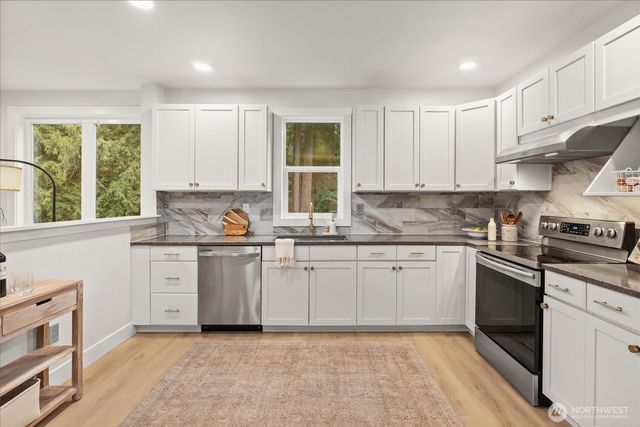 16046 179th Place NE, Woodinville, WA 98072