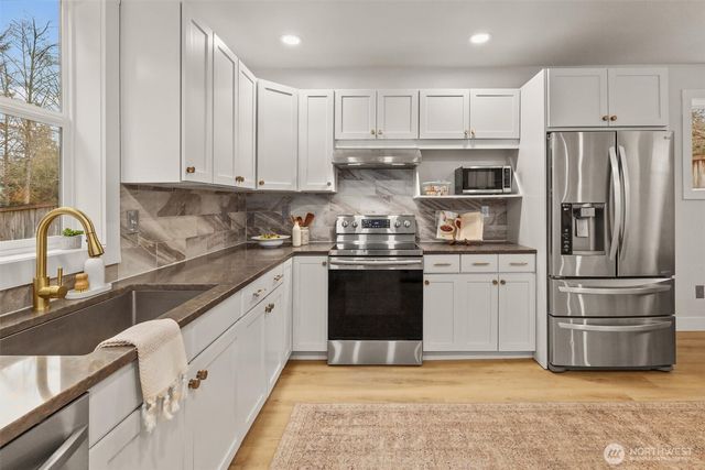 16046 179th Place NE, Woodinville, WA 98072