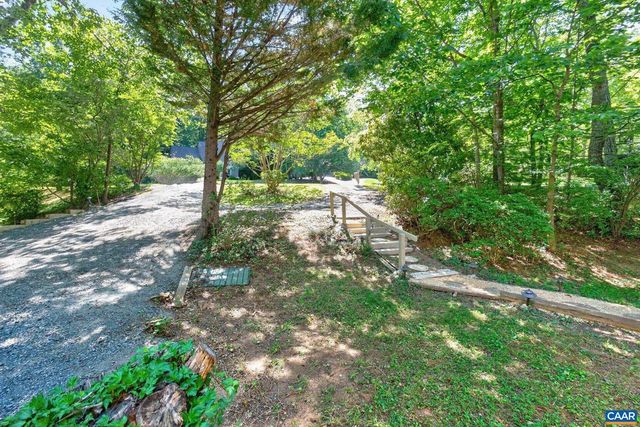 255 HOMESTEAD LN, Charlottesville, VA 22902