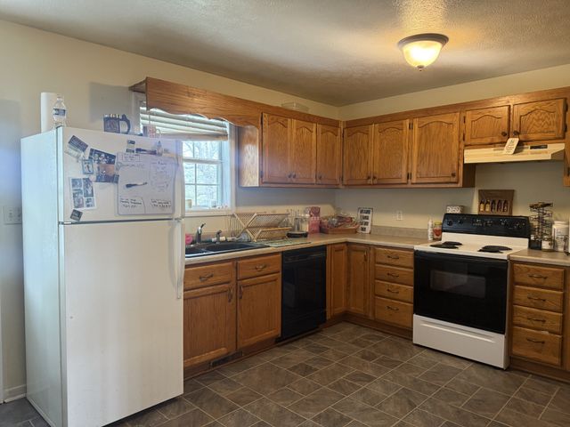 150 Deerwood Rd, Hohenwald, TN 38462