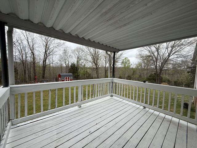 150 Deerwood Rd, Hohenwald, TN 38462