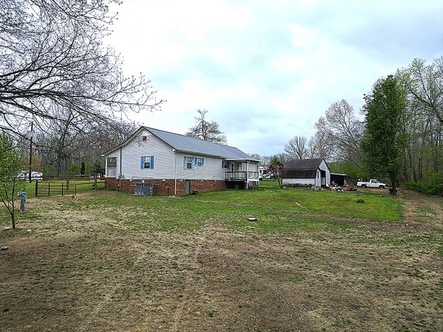 150 Deerwood Rd, Hohenwald, TN 38462