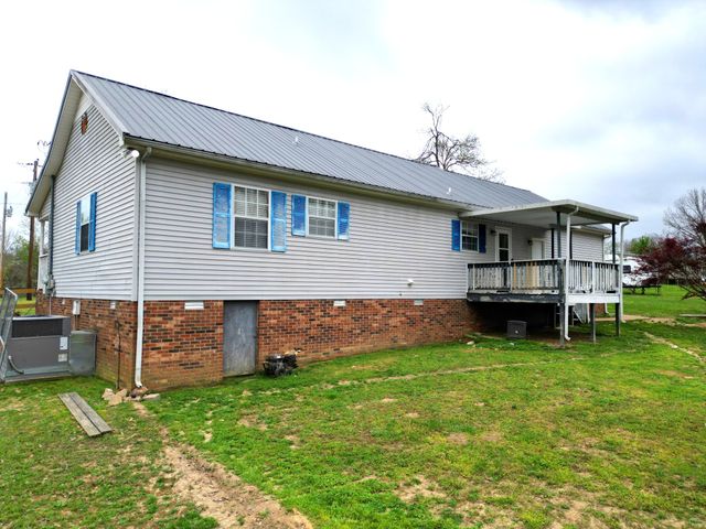 150 Deerwood Rd, Hohenwald, TN 38462