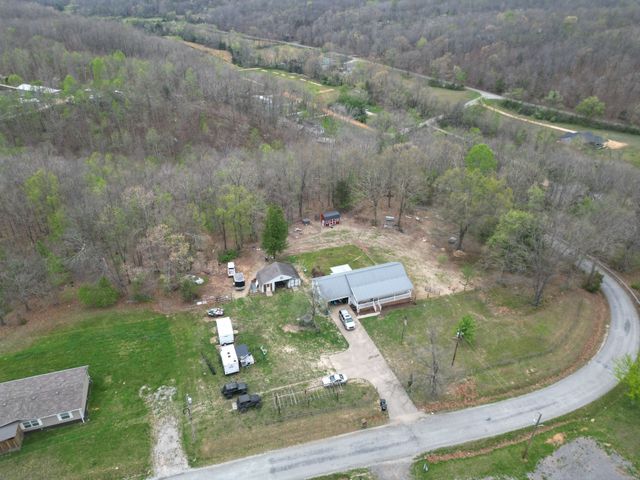 150 Deerwood Rd, Hohenwald, TN 38462