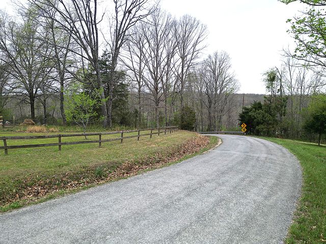 150 Deerwood Rd, Hohenwald, TN 38462