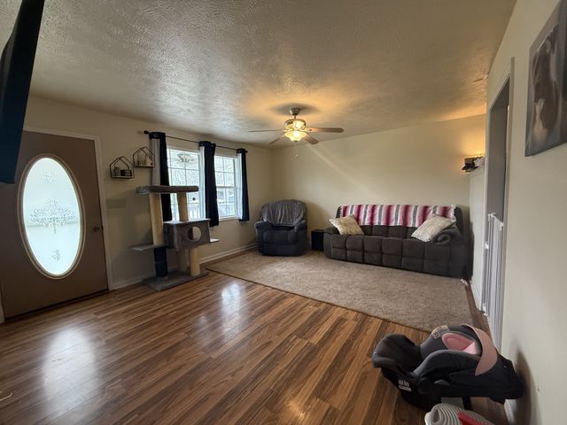 150 Deerwood Rd, Hohenwald, TN 38462