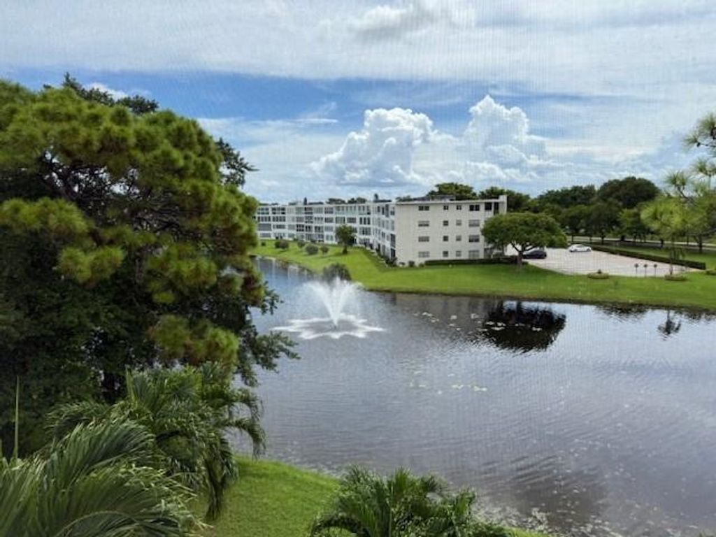 408 Grantham A 408, Deerfield Beach, FL 33442