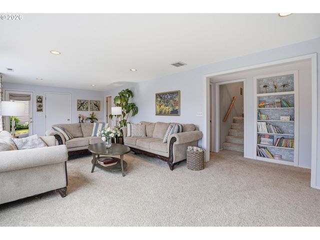 1720 7TH St, Columbia City, OR 97018