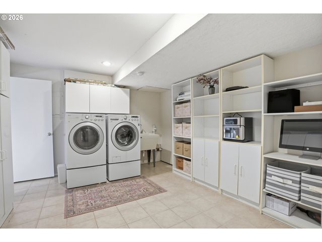 1720 7TH St, Columbia City, OR 97018