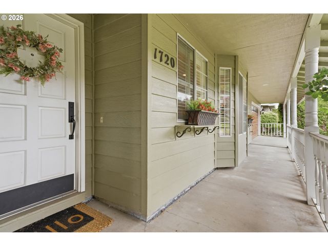1720 7TH St, Columbia City, OR 97018