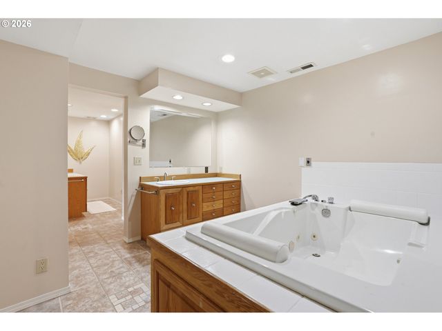 1720 7TH St, Columbia City, OR 97018
