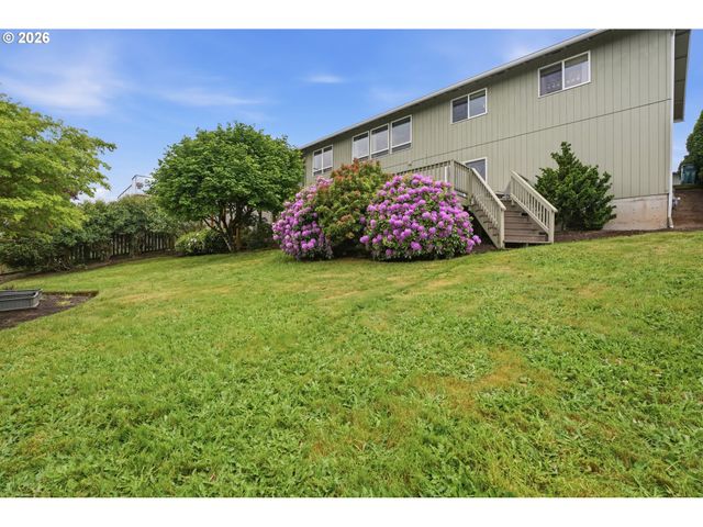 1720 7TH St, Columbia City, OR 97018