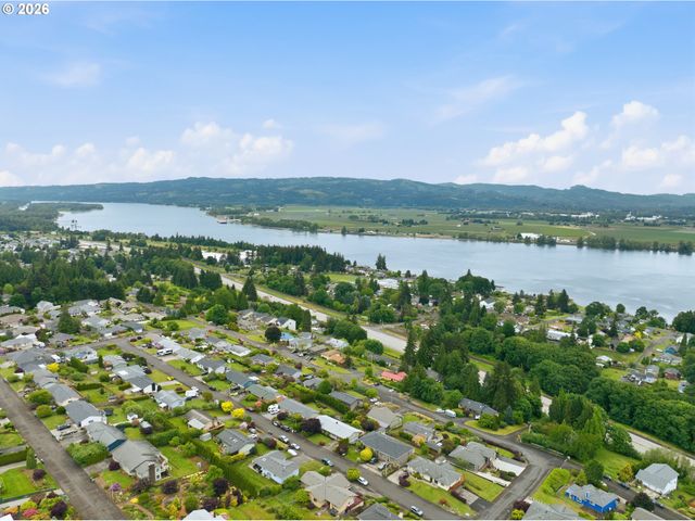 1720 7TH St, Columbia City, OR 97018